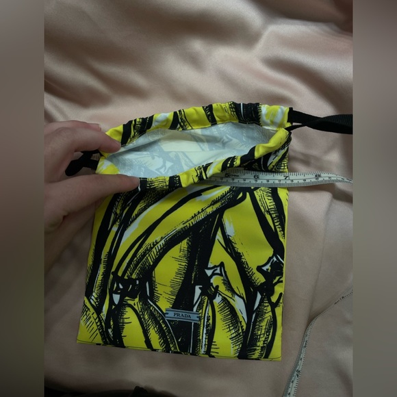Auténtic prada drawstring bag - Picture 5 of 10